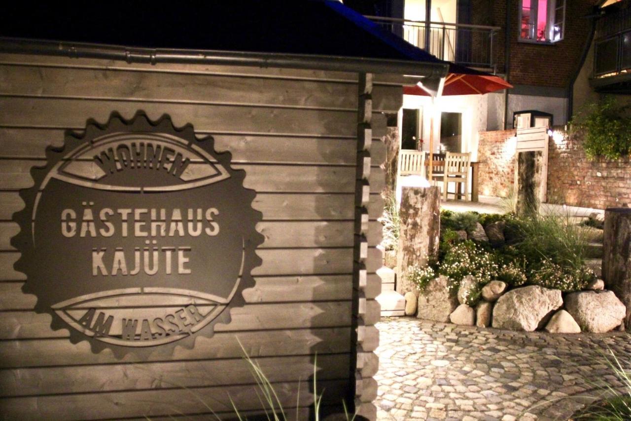 Gaestehaus Kajuete Direkt Am Wasser 프리드리히슈타트 외부 사진